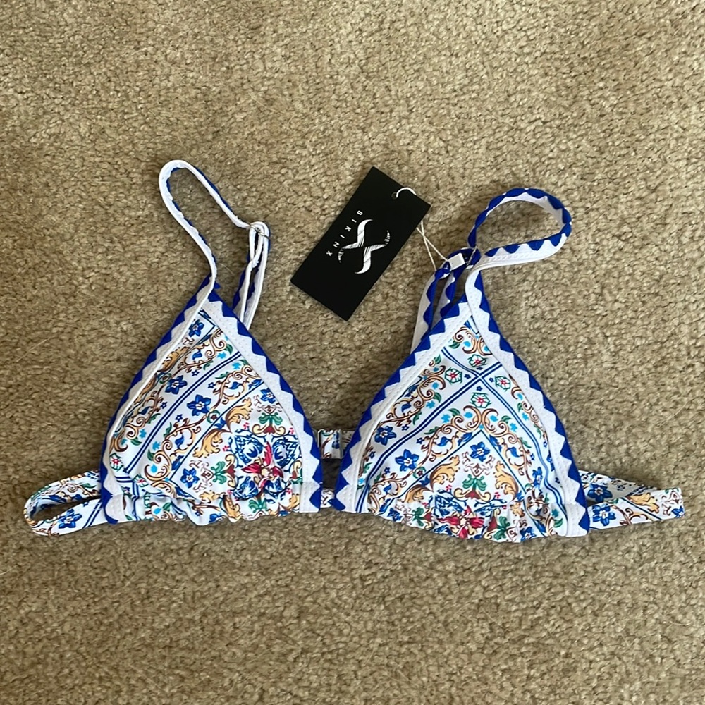 Mediterranean Style Bikini Top - Picture 1 of 5